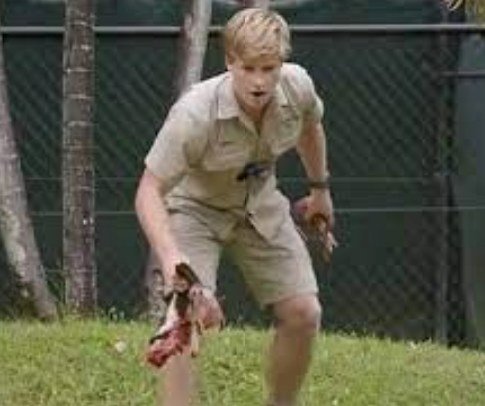 Robert Irwin gets bitten in the face by same species snake which ...