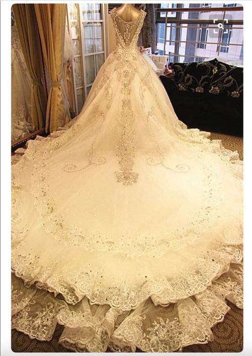 Bride wears grandma’s wedding dress down the aisle that she stored in a(02)